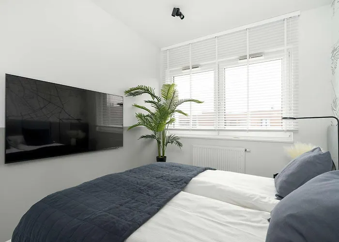 Modern Remote Work Close To The Malta By Renters Lägenhet